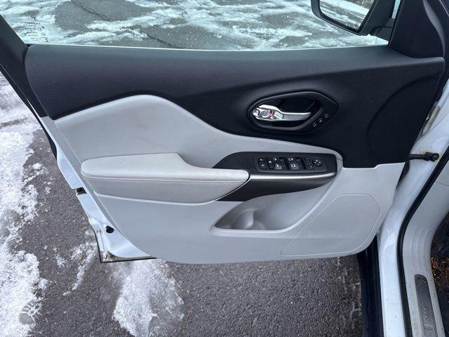 used 2021 Jeep Cherokee car, priced at $19,737