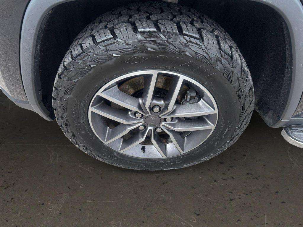 used 2021 Jeep Grand Cherokee car, priced at $24,774