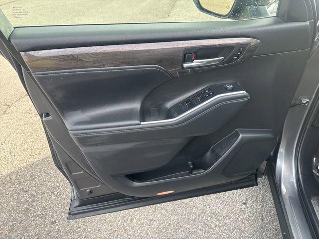 used 2023 Toyota Highlander car, priced at $39,938