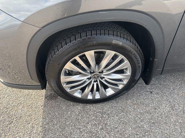 used 2023 Toyota Highlander car, priced at $39,938