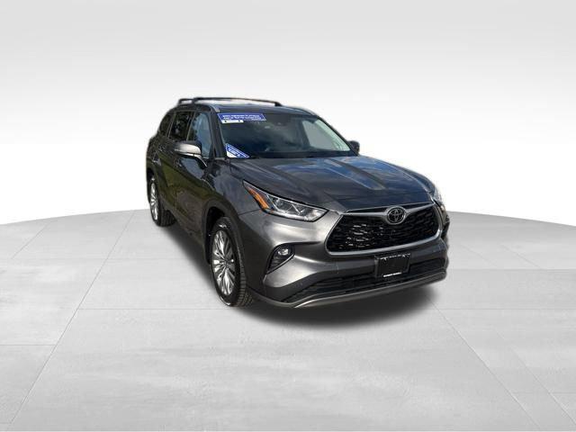 used 2023 Toyota Highlander car, priced at $39,938
