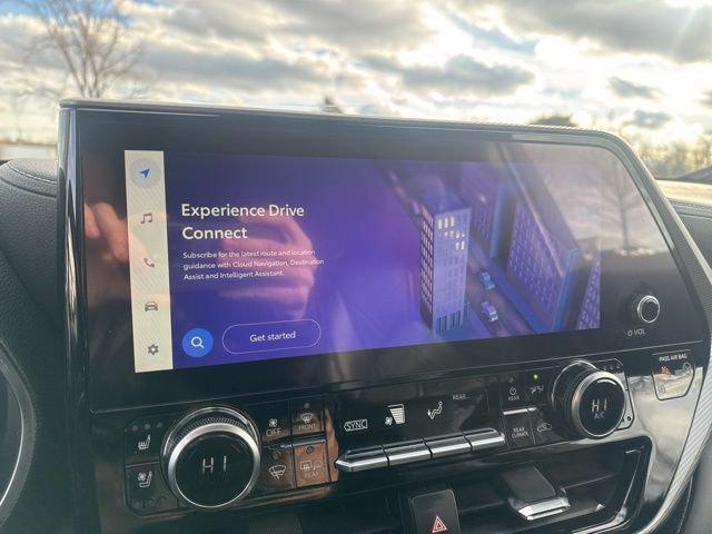 used 2023 Toyota Highlander car, priced at $39,938