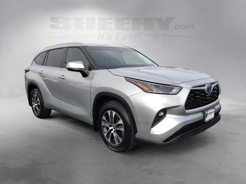 used 2022 Toyota Highlander Hybrid car, priced at $39,995