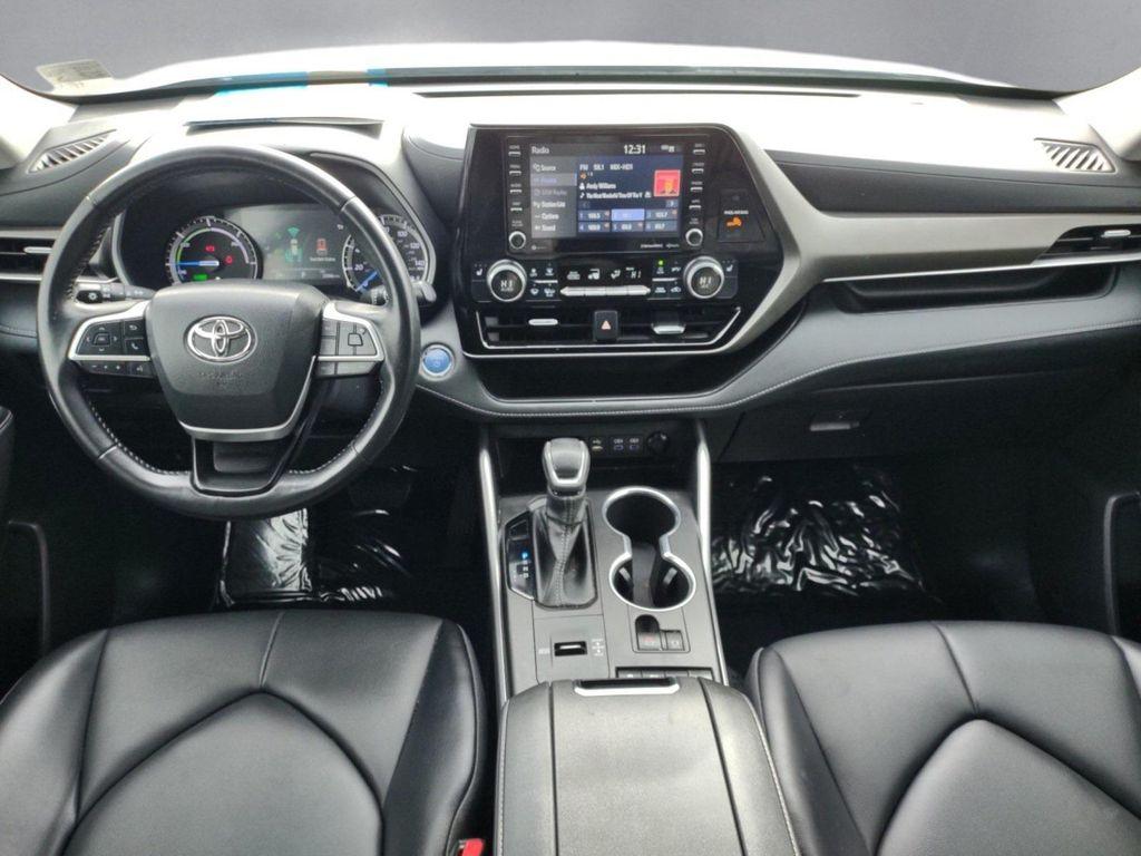 used 2022 Toyota Highlander Hybrid car, priced at $39,995