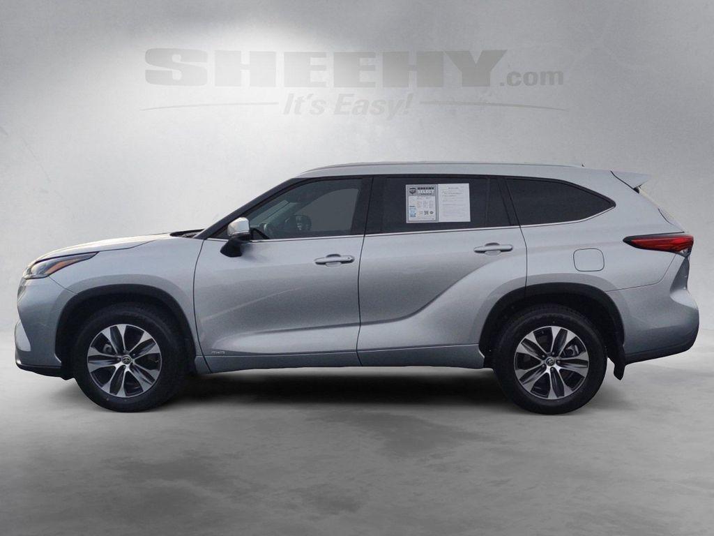used 2022 Toyota Highlander Hybrid car, priced at $39,995