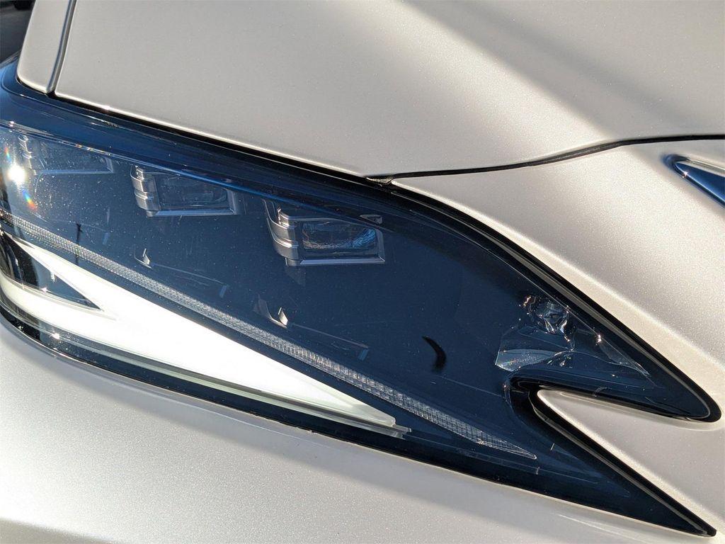 new 2025 Lexus ES 350 car, priced at $56,914