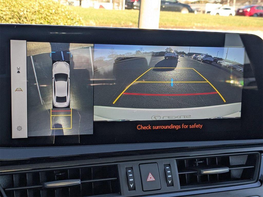 new 2025 Lexus ES 350 car, priced at $56,914