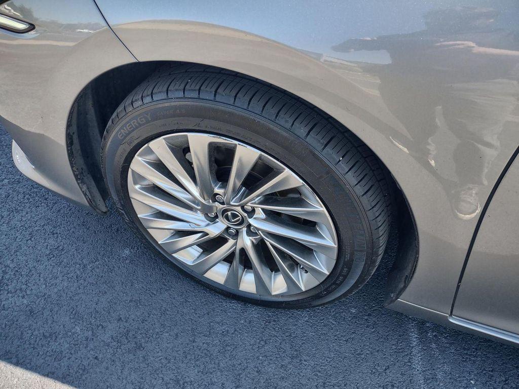 used 2020 Lexus ES 300h car, priced at $37,853