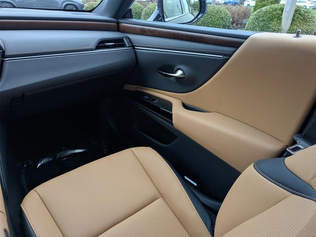 new 2025 Lexus ES 350 car, priced at $48,684