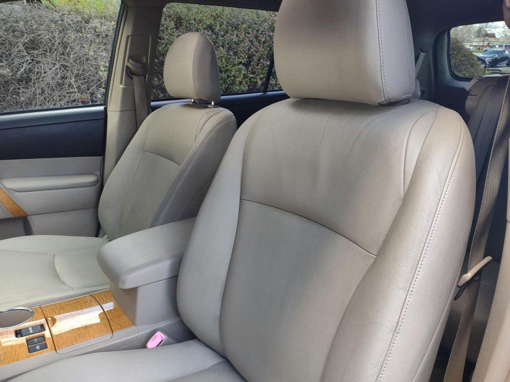 used 2010 Toyota Highlander Hybrid car, priced at $11,555