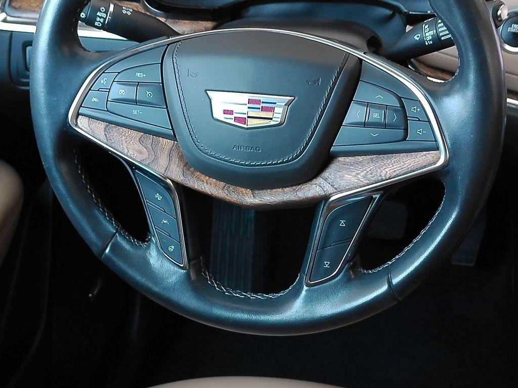 used 2022 Cadillac XT5 car, priced at $32,892