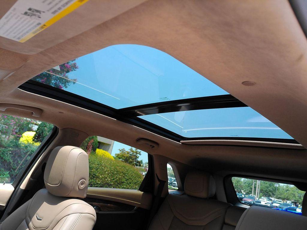 used 2022 Cadillac XT5 car, priced at $32,892