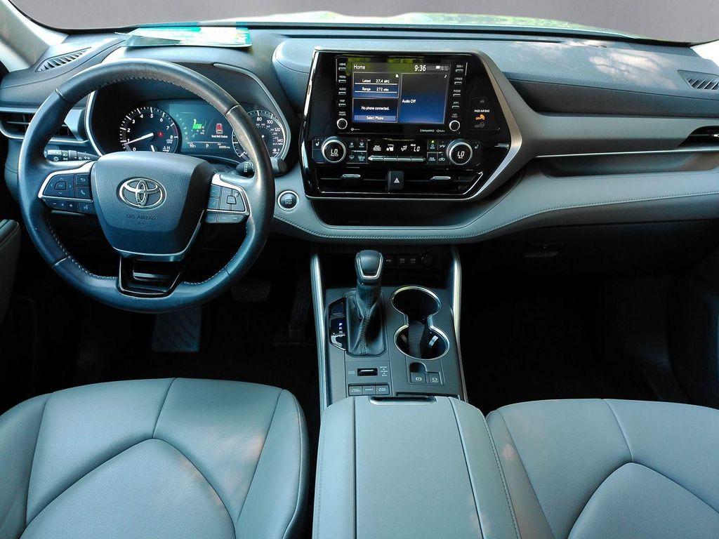 used 2020 Toyota Highlander car, priced at $31,553