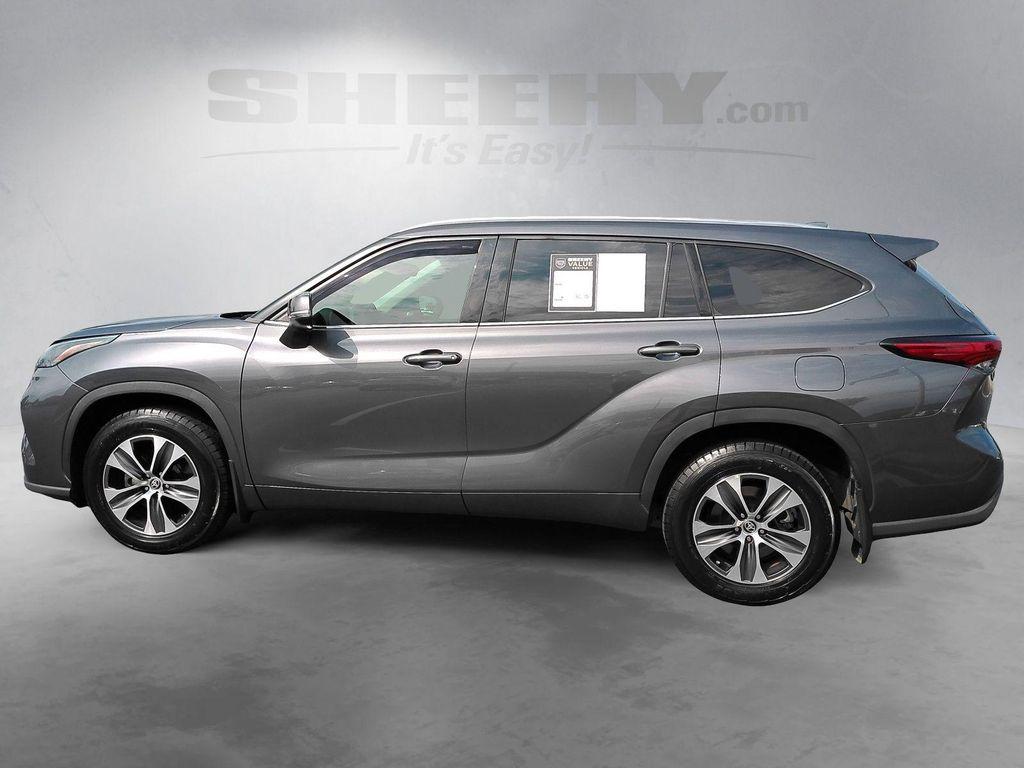 used 2021 Toyota Highlander car, priced at $30,993