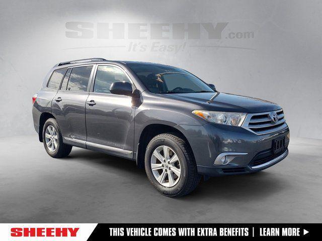 used 2013 Toyota Highlander car, priced at $14,855
