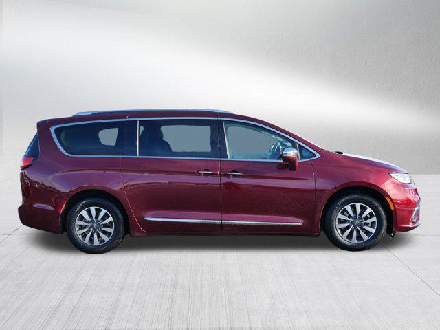 used 2021 Chrysler Pacifica Hybrid car, priced at $28,498