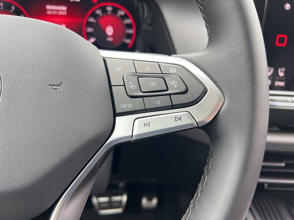 new 2025 Volkswagen Atlas car, priced at $49,646