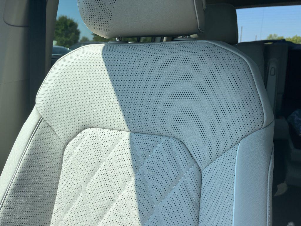 new 2026 Volkswagen Atlas car, priced at $58,402