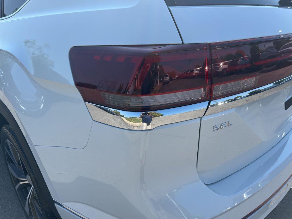 new 2026 Volkswagen Atlas car, priced at $58,402