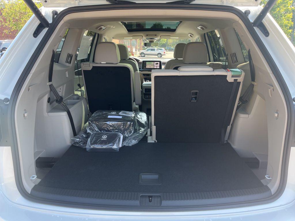 new 2026 Volkswagen Atlas car, priced at $58,402