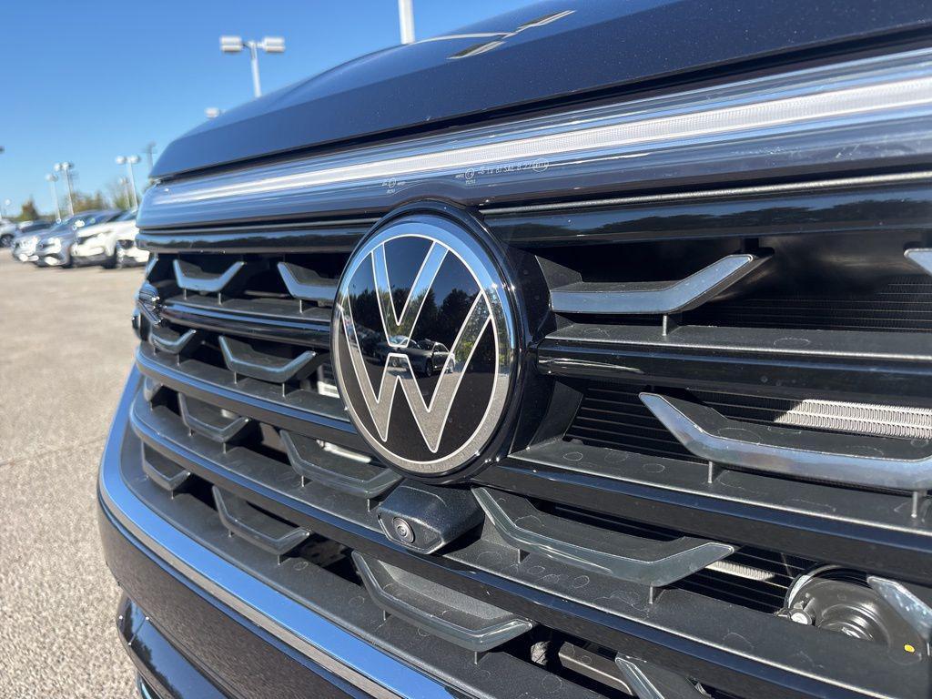 new 2026 Volkswagen Atlas car, priced at $56,889