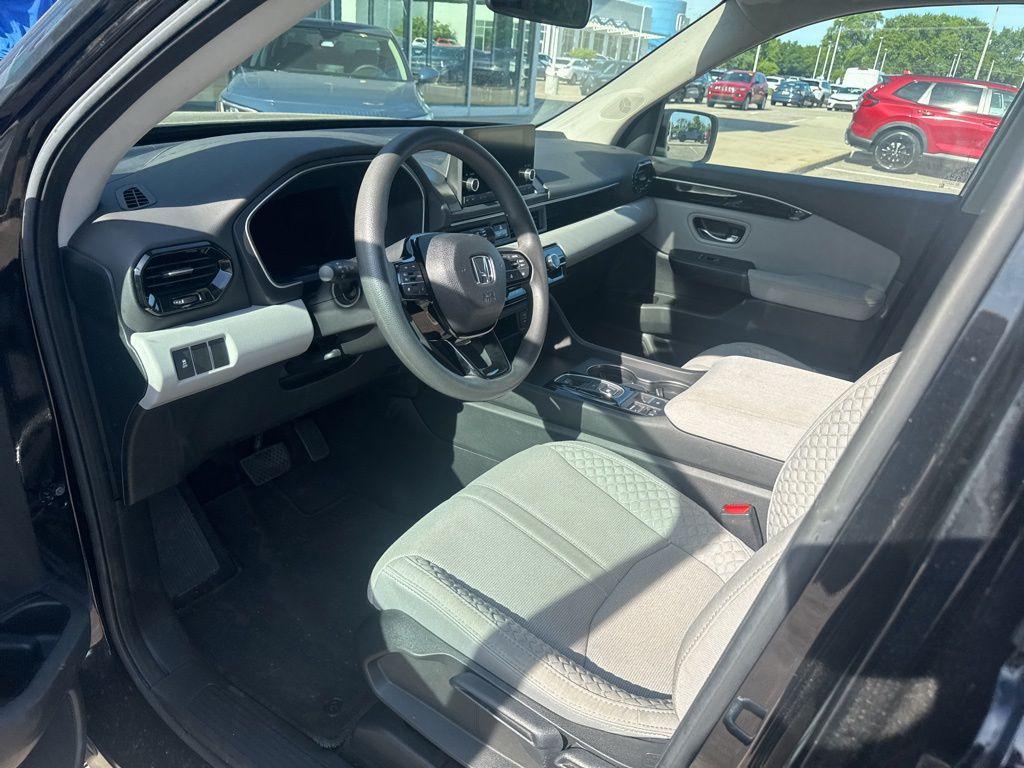 used 2023 Honda Pilot car, priced at $35,977