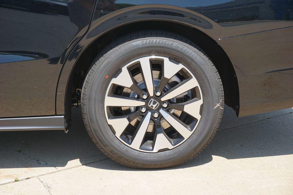 new 2026 Honda Odyssey car, priced at $42,237