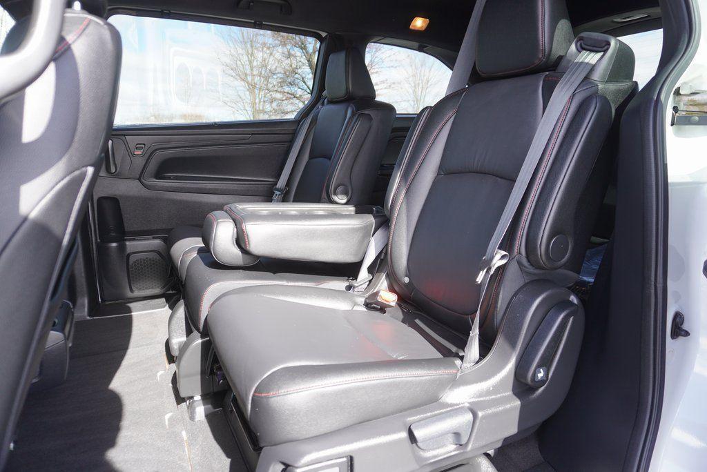 new 2026 Honda Odyssey car, priced at $43,695