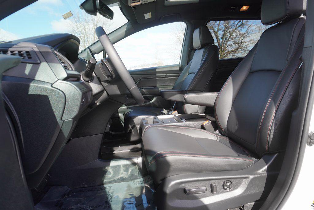 new 2026 Honda Odyssey car, priced at $43,695