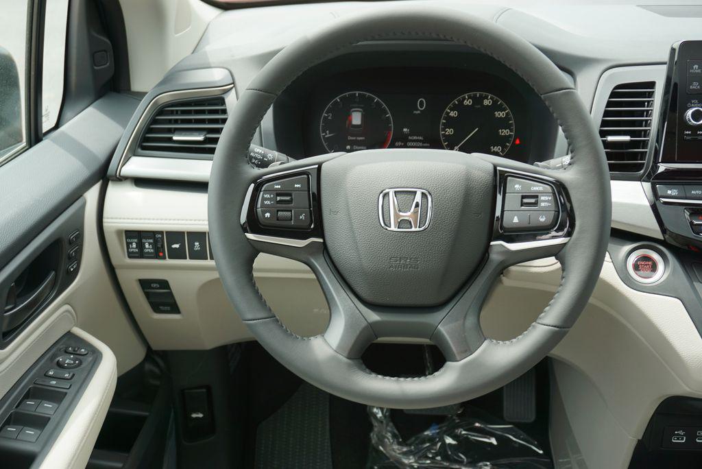 new 2026 Honda Odyssey car, priced at $42,664