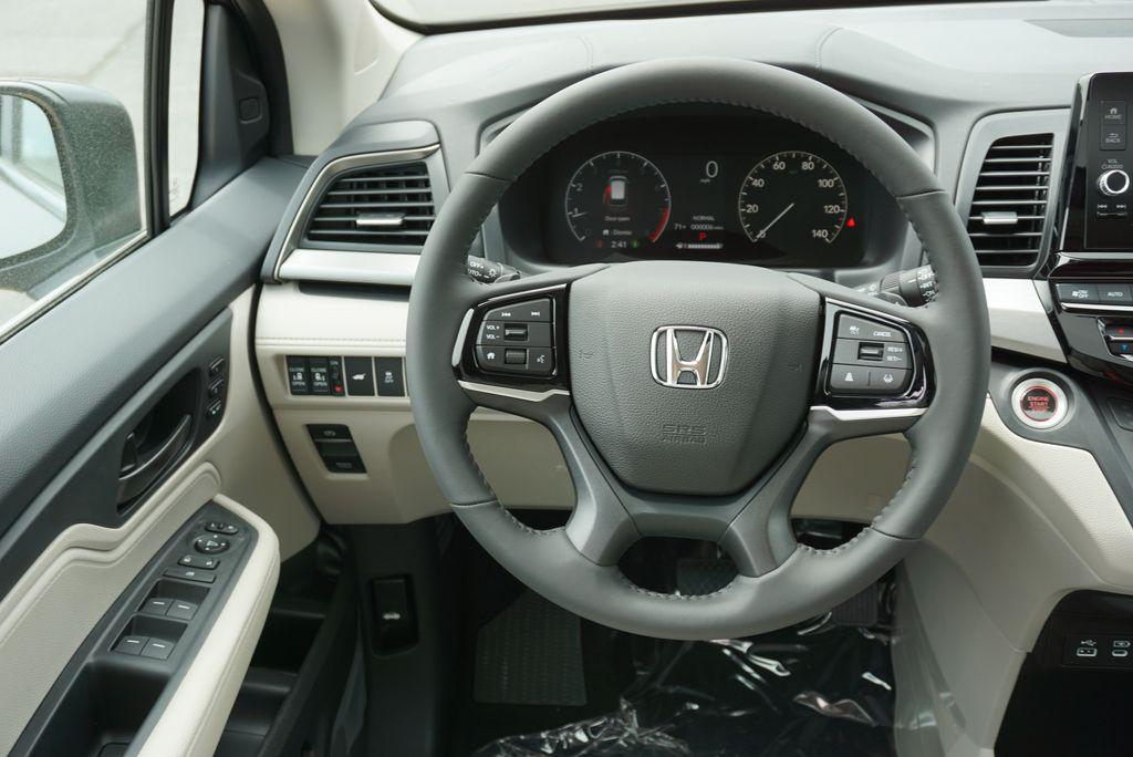 new 2026 Honda Odyssey car, priced at $42,237
