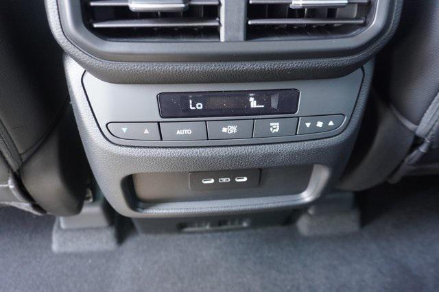 new 2025 Honda Pilot car, priced at $45,795