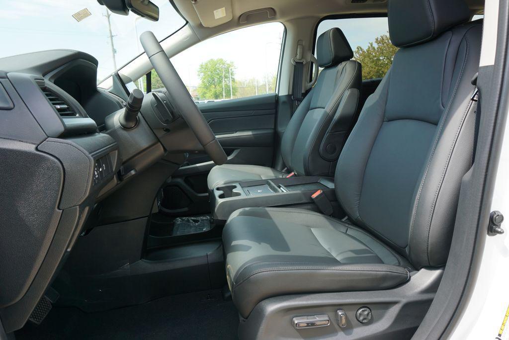 new 2026 Honda Odyssey car, priced at $42,664