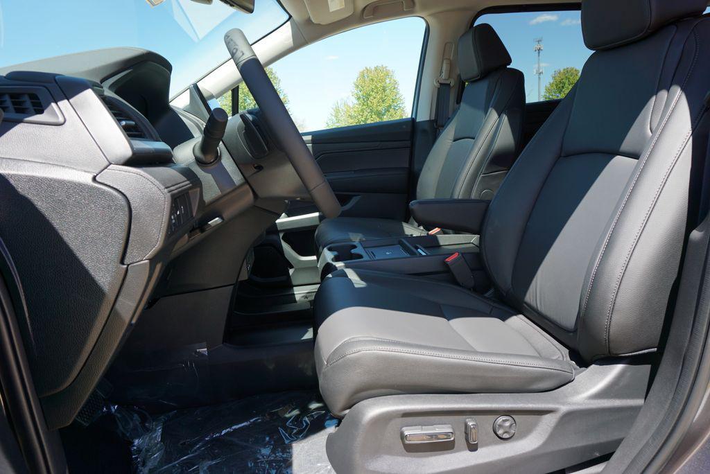 new 2026 Honda Odyssey car, priced at $43,983