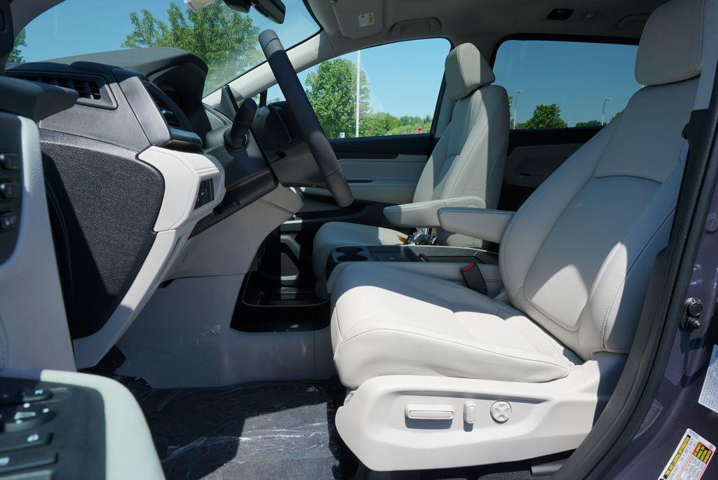 new 2026 Honda Odyssey car, priced at $42,237