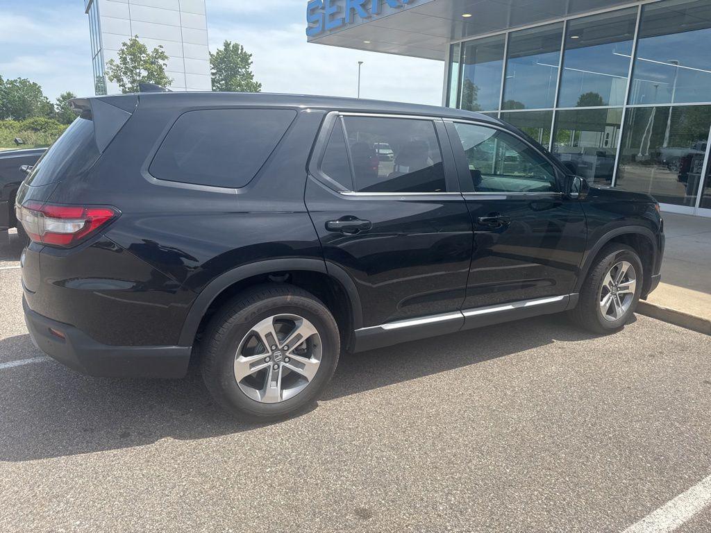 used 2025 Honda Pilot car, priced at $41,977