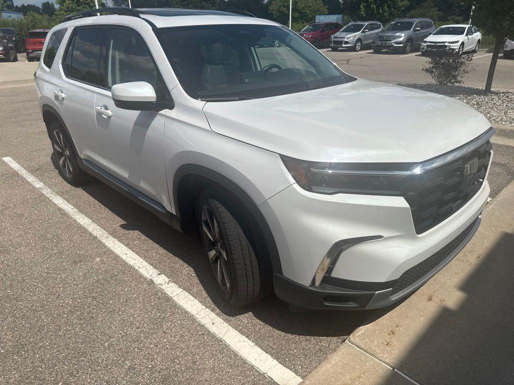 used 2024 Honda Pilot car, priced at $43,281