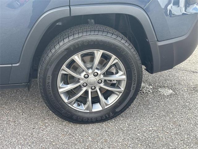 used 2021 Jeep Cherokee car, priced at $16,687