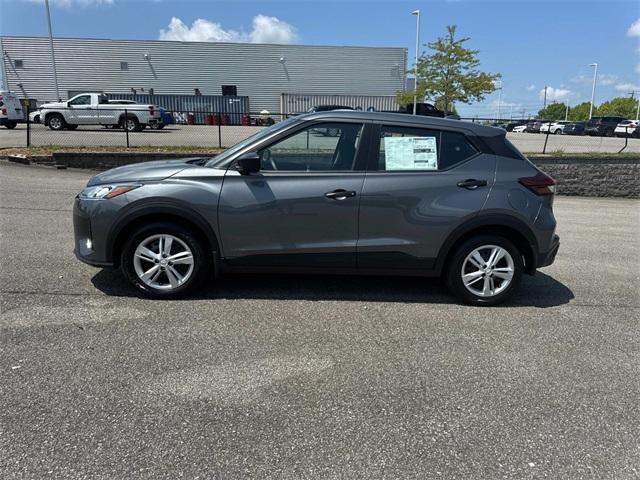 new 2025 Nissan Kicks Play car, priced at $22,609
