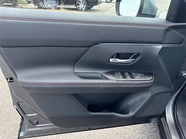 new 2025 Nissan Kicks car, priced at $27,961