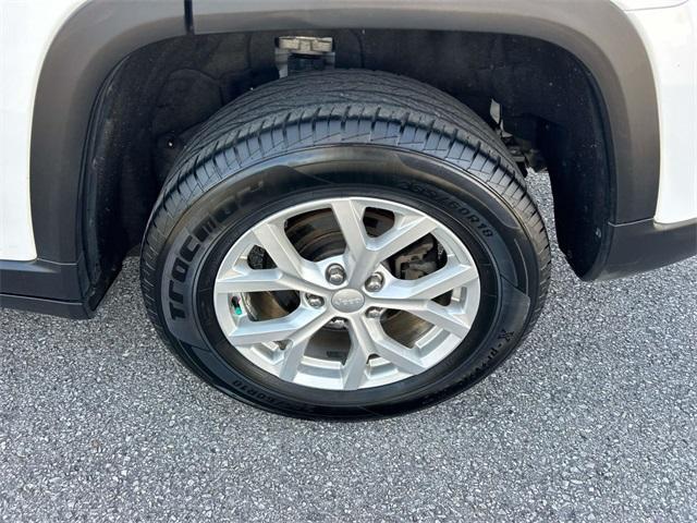 used 2023 Jeep Grand Cherokee car, priced at $27,784