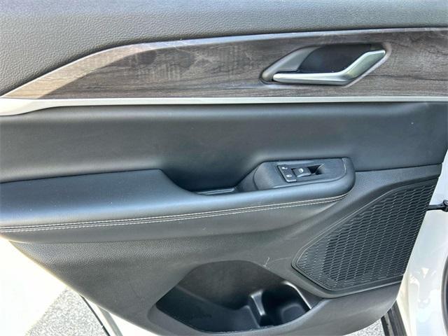 used 2023 Jeep Grand Cherokee car, priced at $27,784