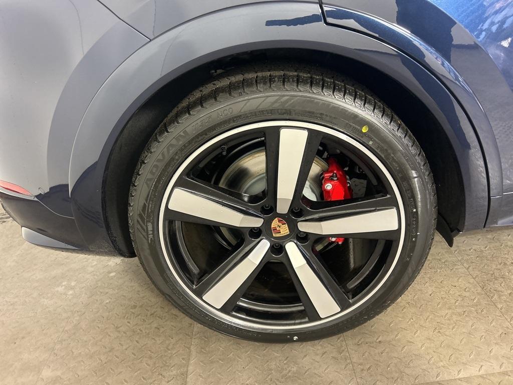 new 2026 Porsche Cayenne car, priced at $162,060