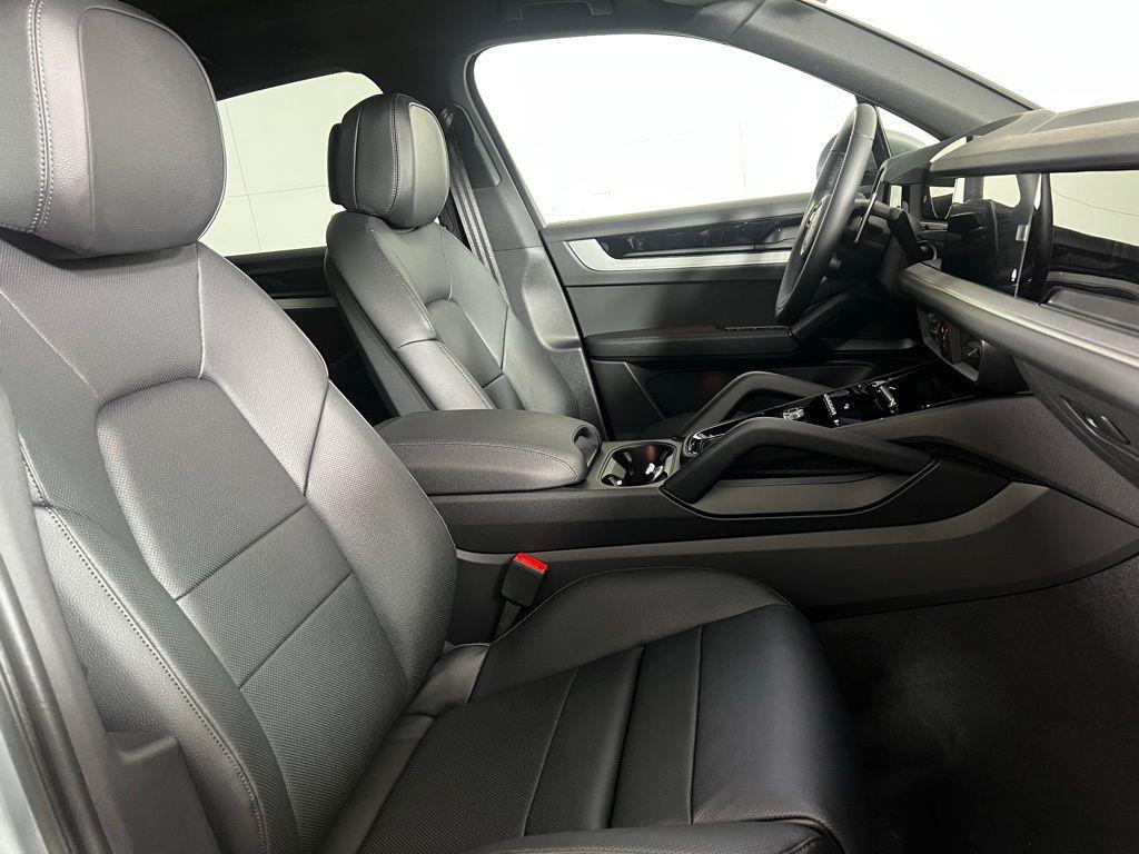 new 2026 Porsche Cayenne car, priced at $106,895