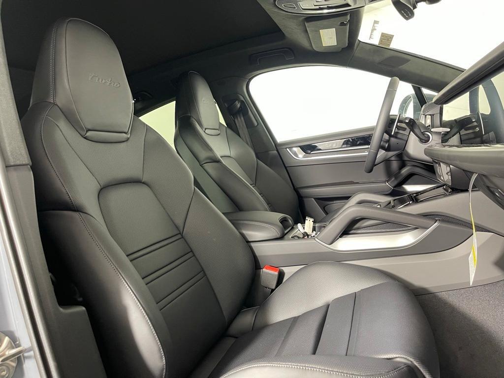 new 2025 Porsche Cayenne car, priced at $195,985