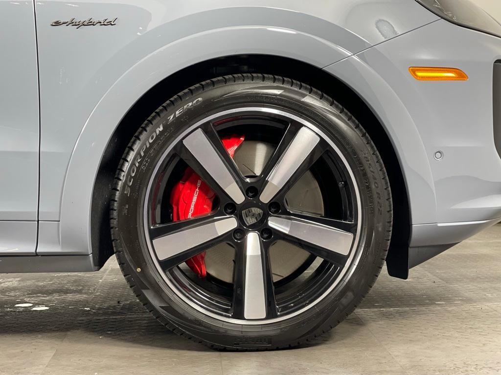 new 2025 Porsche Cayenne car, priced at $195,985