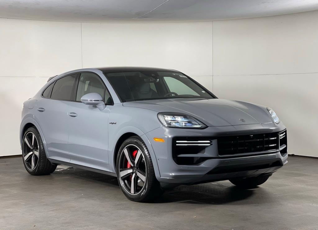 new 2025 Porsche Cayenne car, priced at $195,985