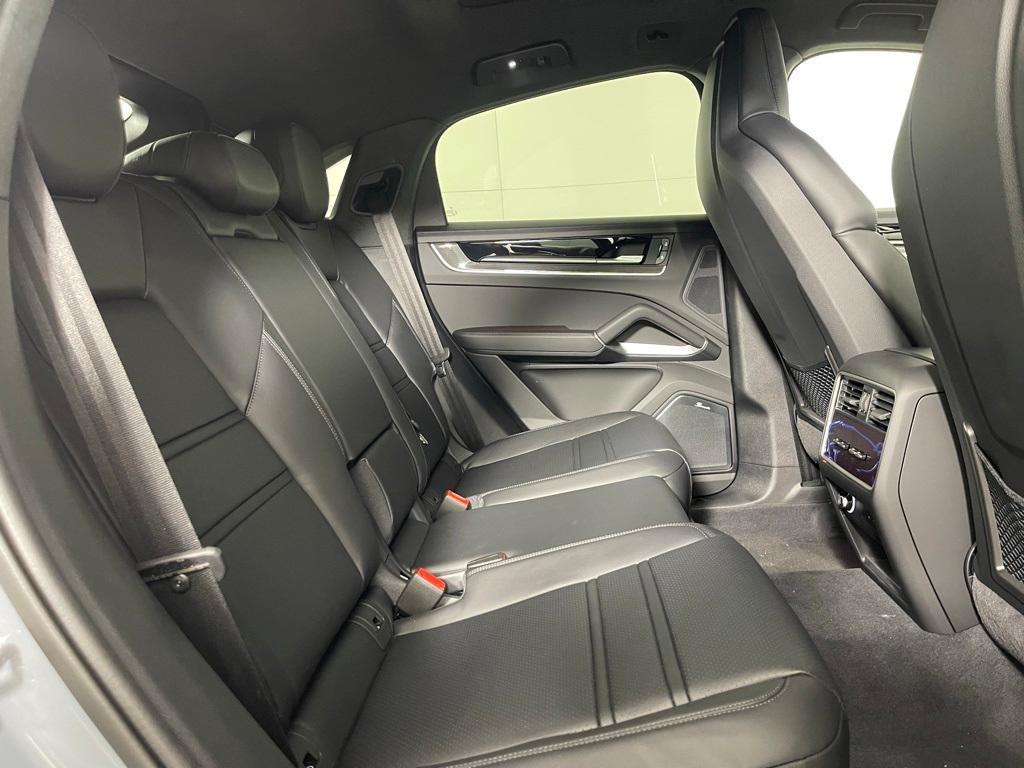 new 2025 Porsche Cayenne car, priced at $195,985
