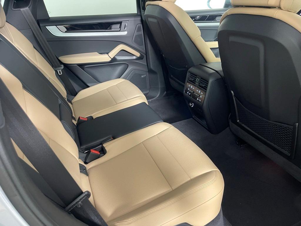 new 2025 Porsche Cayenne car, priced at $123,205
