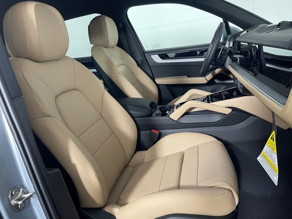 new 2025 Porsche Cayenne car, priced at $123,205